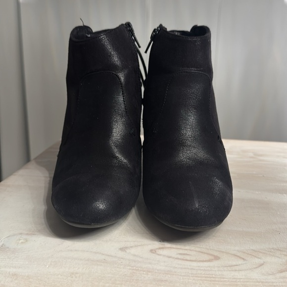 Report Heels - Picture 2 of 12